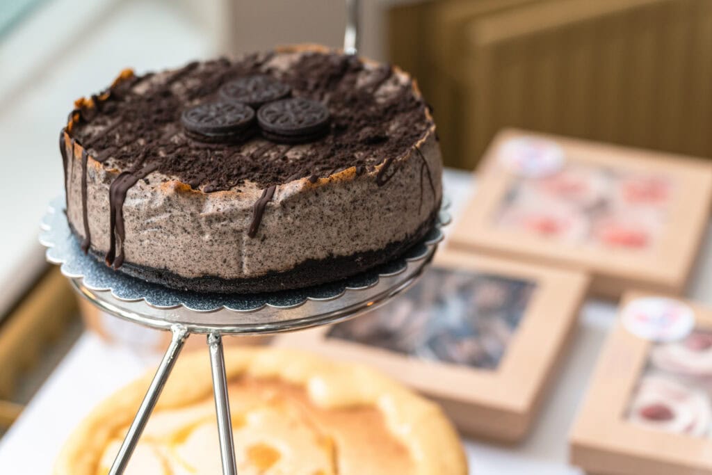Chocolate cake with cookies on top